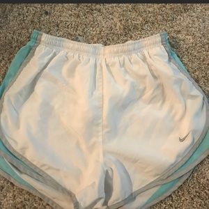 Nike shorts size medium